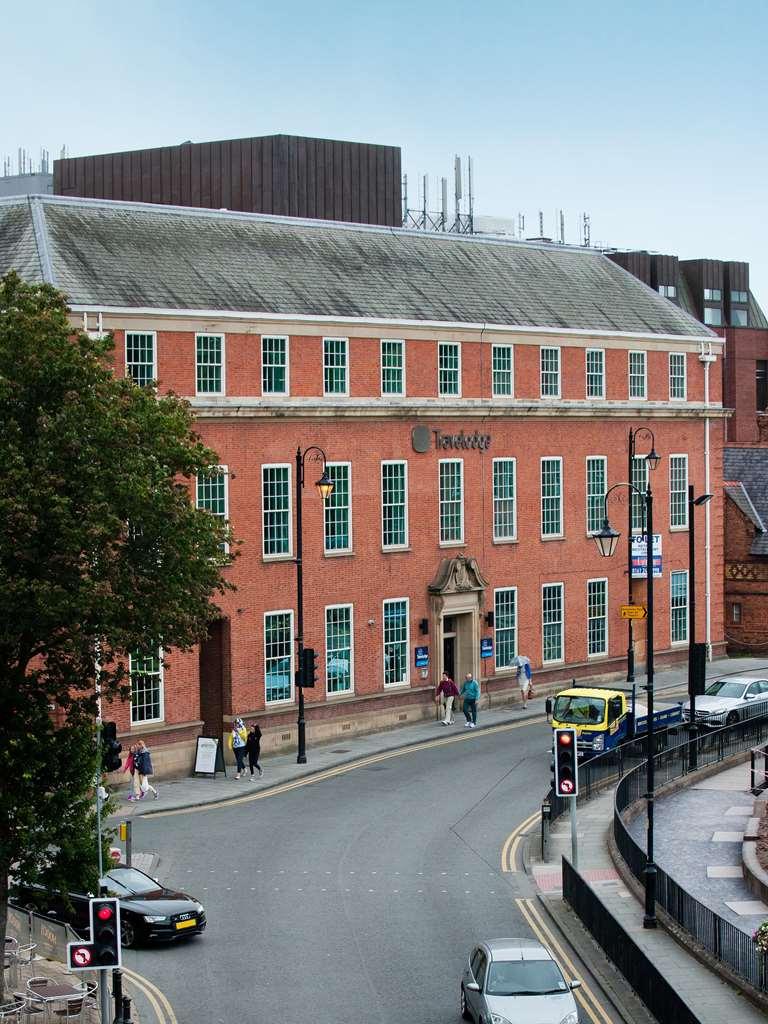 Travelodge Chester Central Exterior photo