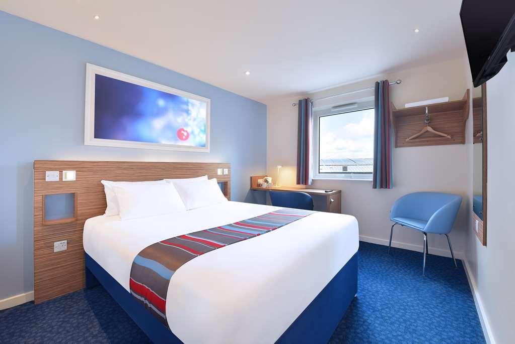 Travelodge Chester Central Room photo