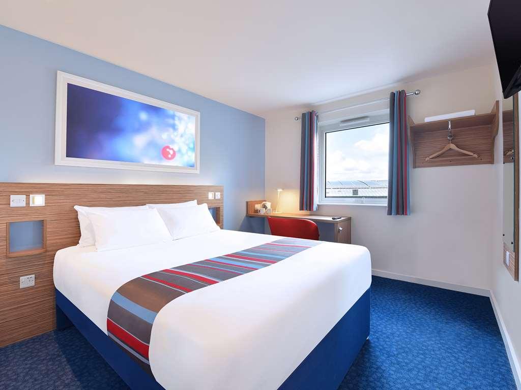 Travelodge Chester Central Room photo